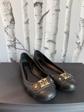 Black Leather Logo Cap-Toe Ballet Flats